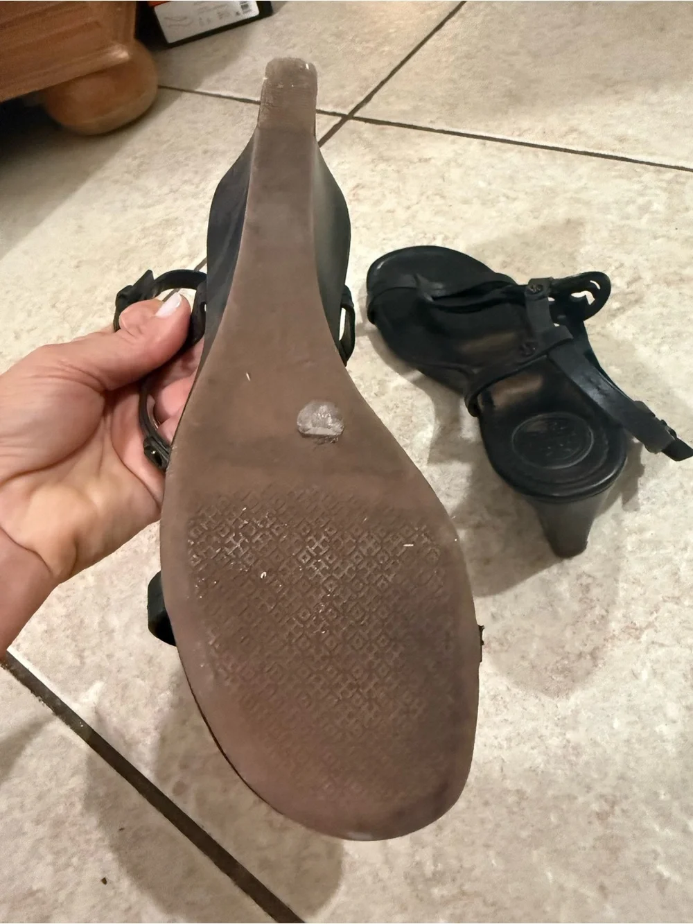 Tory Burch Miller Wedge Sandals Ivory Leather Size 6.5 Excellent Condition